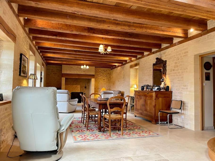 Charming 19Th Century Farmhouse With Pool Vitrac  Esterno foto